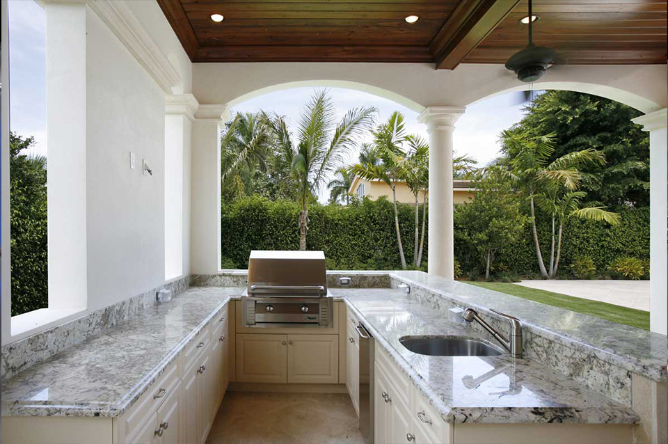 Outdoor Kitchen created with VYCOM SEABOARD HDPE