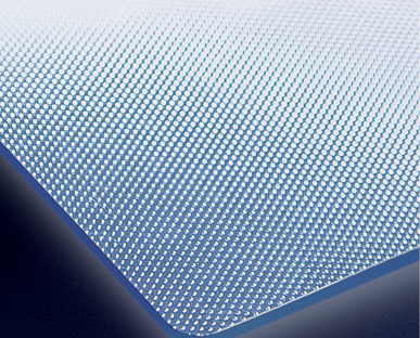 LIGHT GUIDING PRISMATIC PLATE